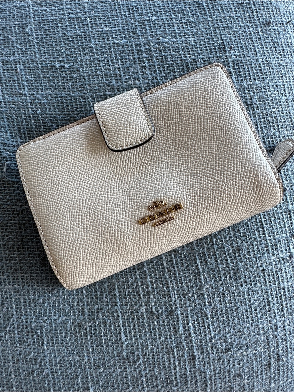 Coach Pebbled Leather Snap Wallet in white/chalk with Gold Hardware
